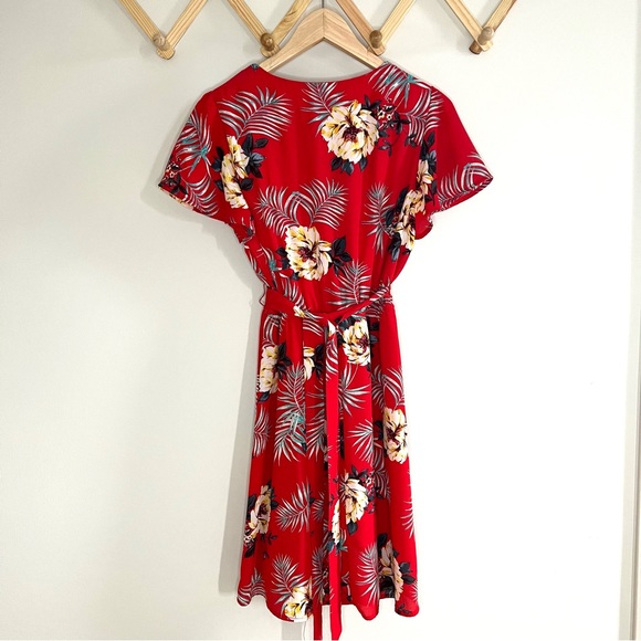 Suzy Shier Red Floral Wrap Dress - Picture 2 of 4